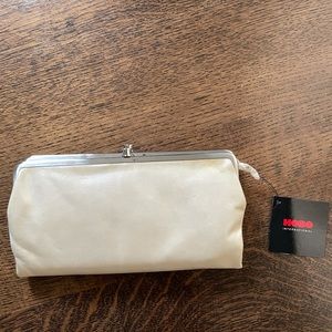 NWT Hobo International Lauren leather wallet cream